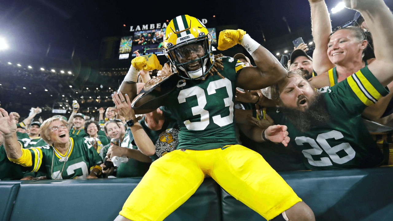 aaron jones.png